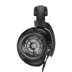 HD 820