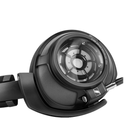 HD 820