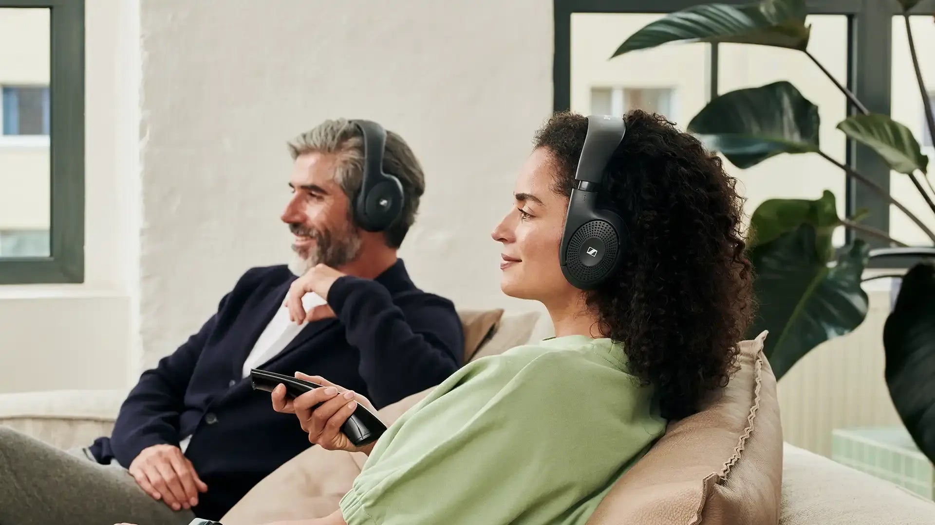 Black RS 120-W Desktop