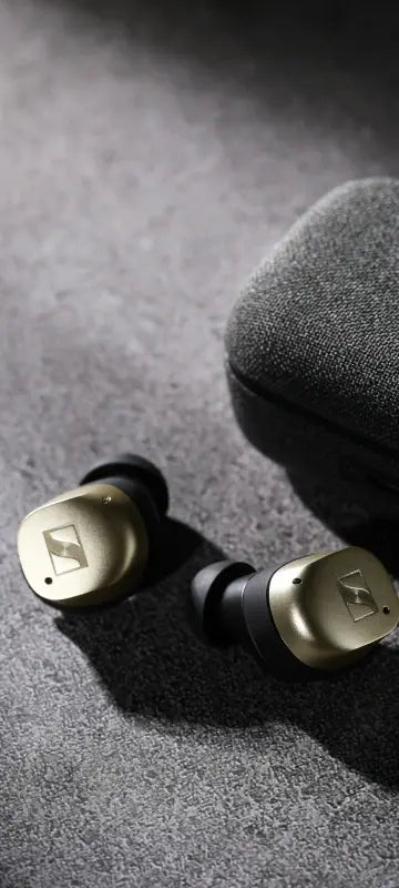 Gold MOMENTUM True Wireless 4 Mobile